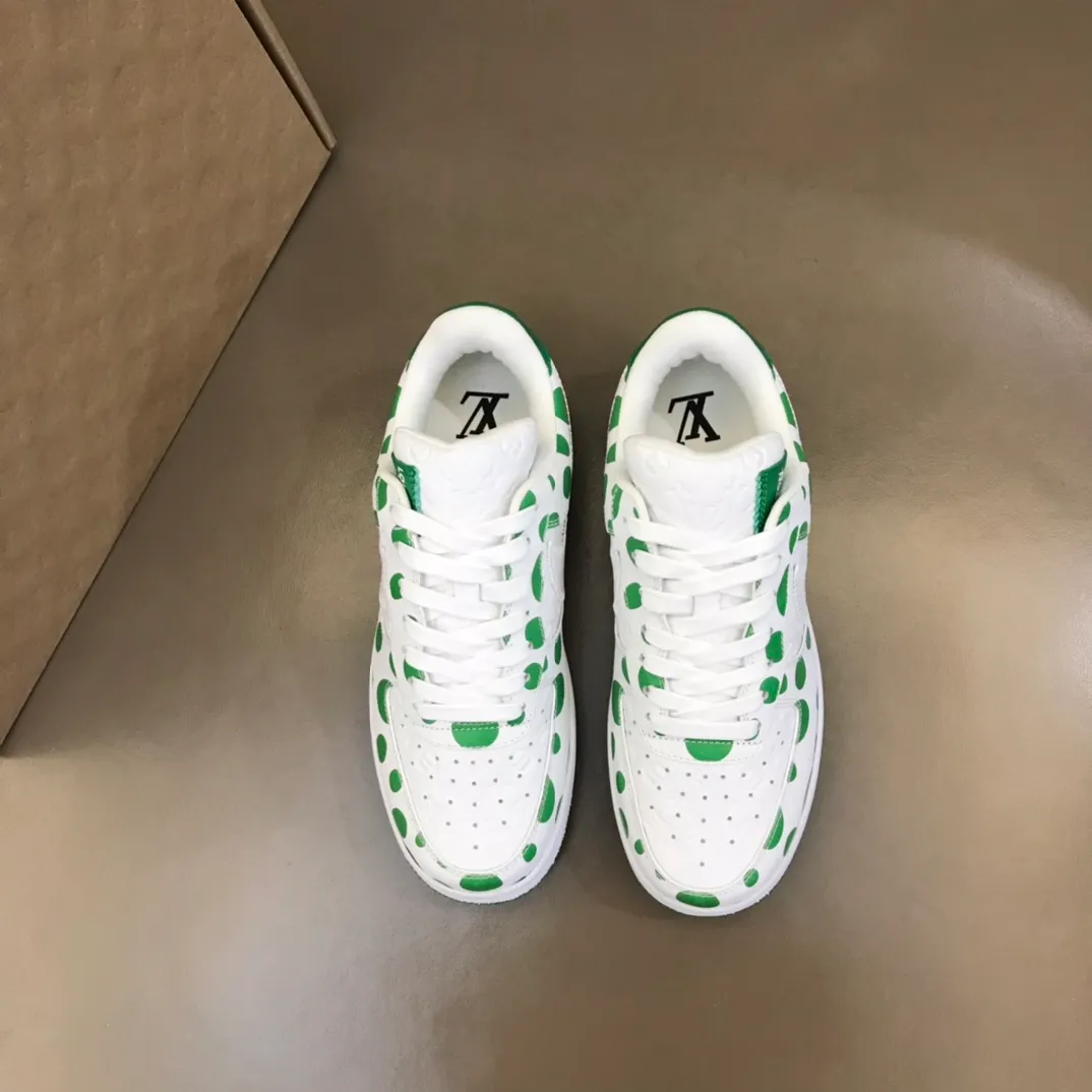 Men's shoes 💰p420 "*OUIS *UITTO*x" x OFF-WHITE x Nike tripartite collaboration! Yayoi Kusama's collaboration series is a trendy men's casual sports shoe with unrivaled color matching. The design idea basically continues the style of THE TEN. The Swoosh line and tongue label have a very familiar visual effect, and are both fashionable and trendy! A must-have for fashionistas! The effect on your feet is absolutely stunning!  Size: 38-45